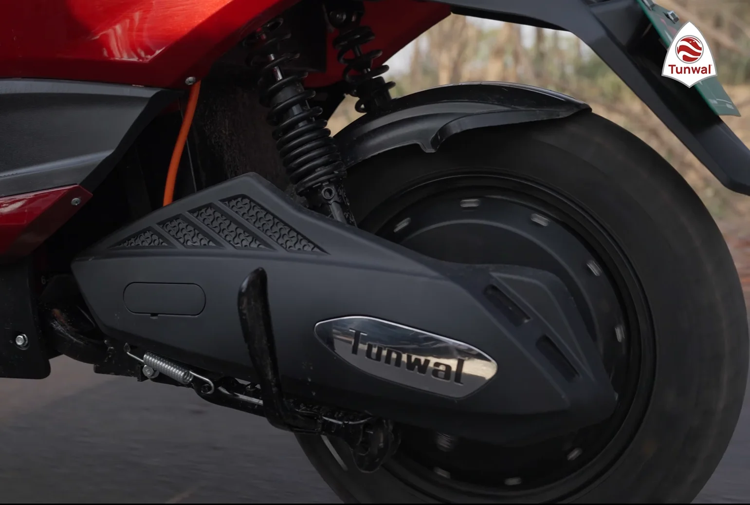 Tuned rear suspension